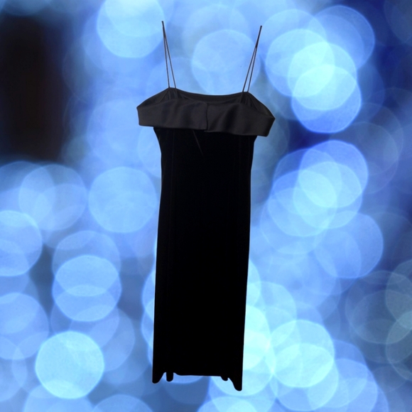 ALEX Evenings Black Velvet & Satin Spaghetti Strap Cocktail Dress; Size 6 - Picture 2 of 5